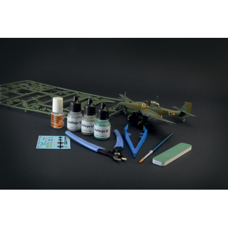 MODELO 1:48 JUNKERS JU-87 B STUKA "Battle of Britain"